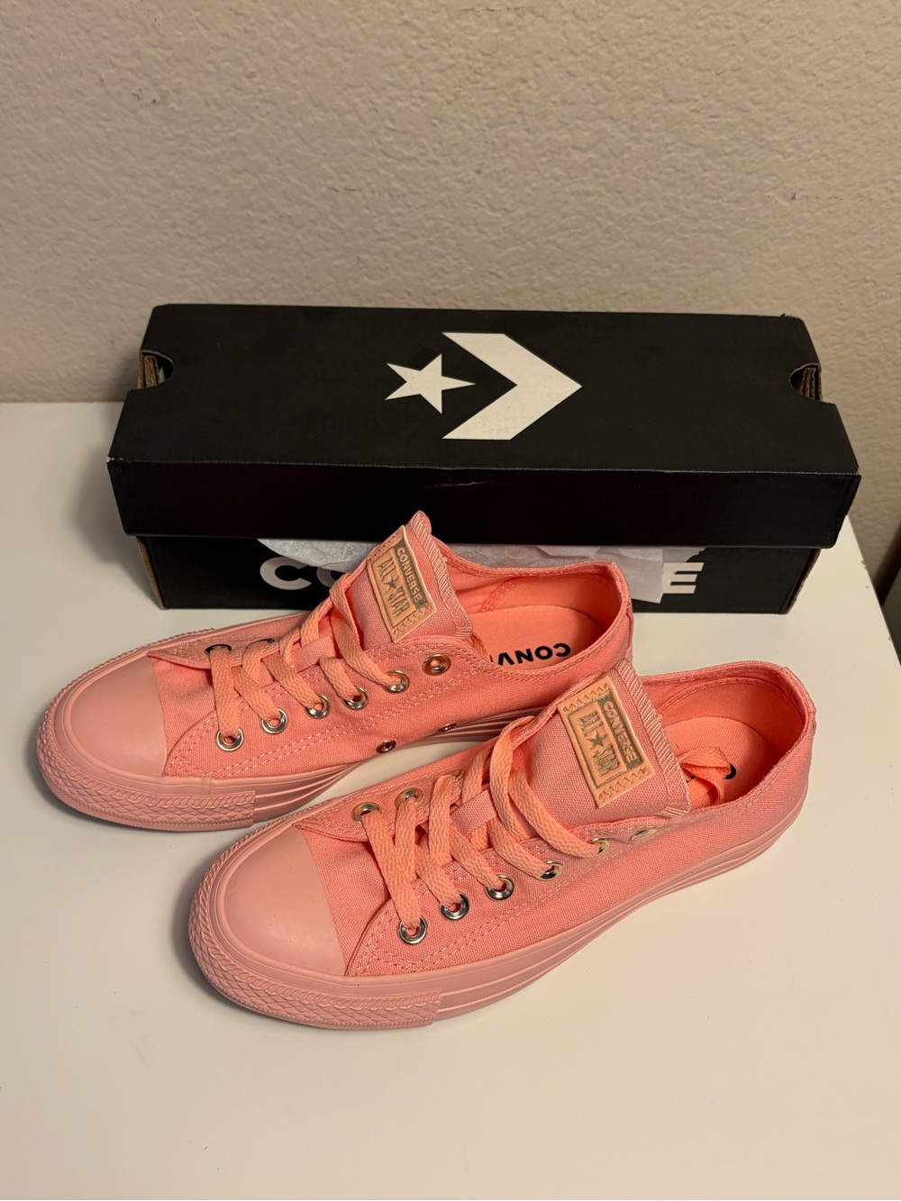 NEW Converse Chuck Taylor All Star Ox Pale Coral Pink Canvas Sneakers 560683C
